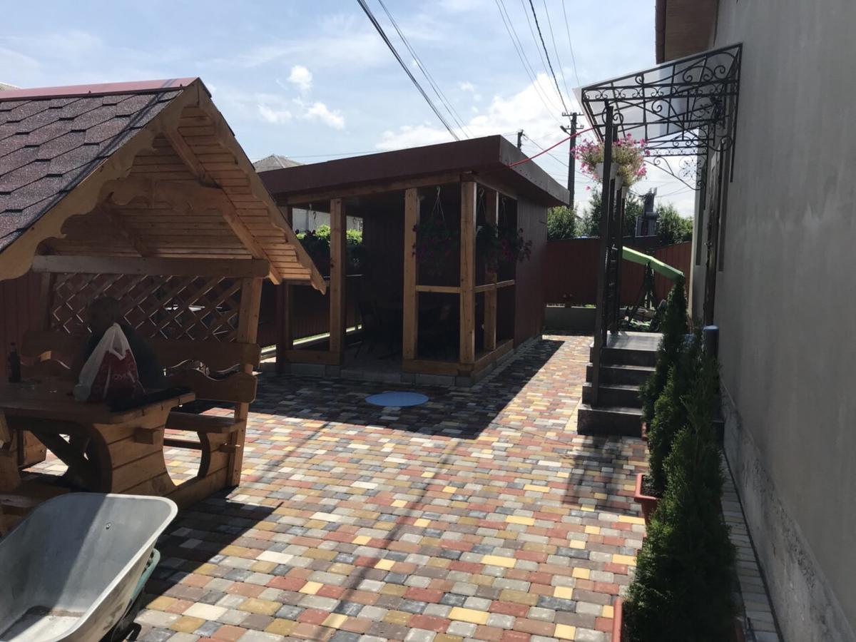 U Maksa Hotel Solociîn Exterior foto