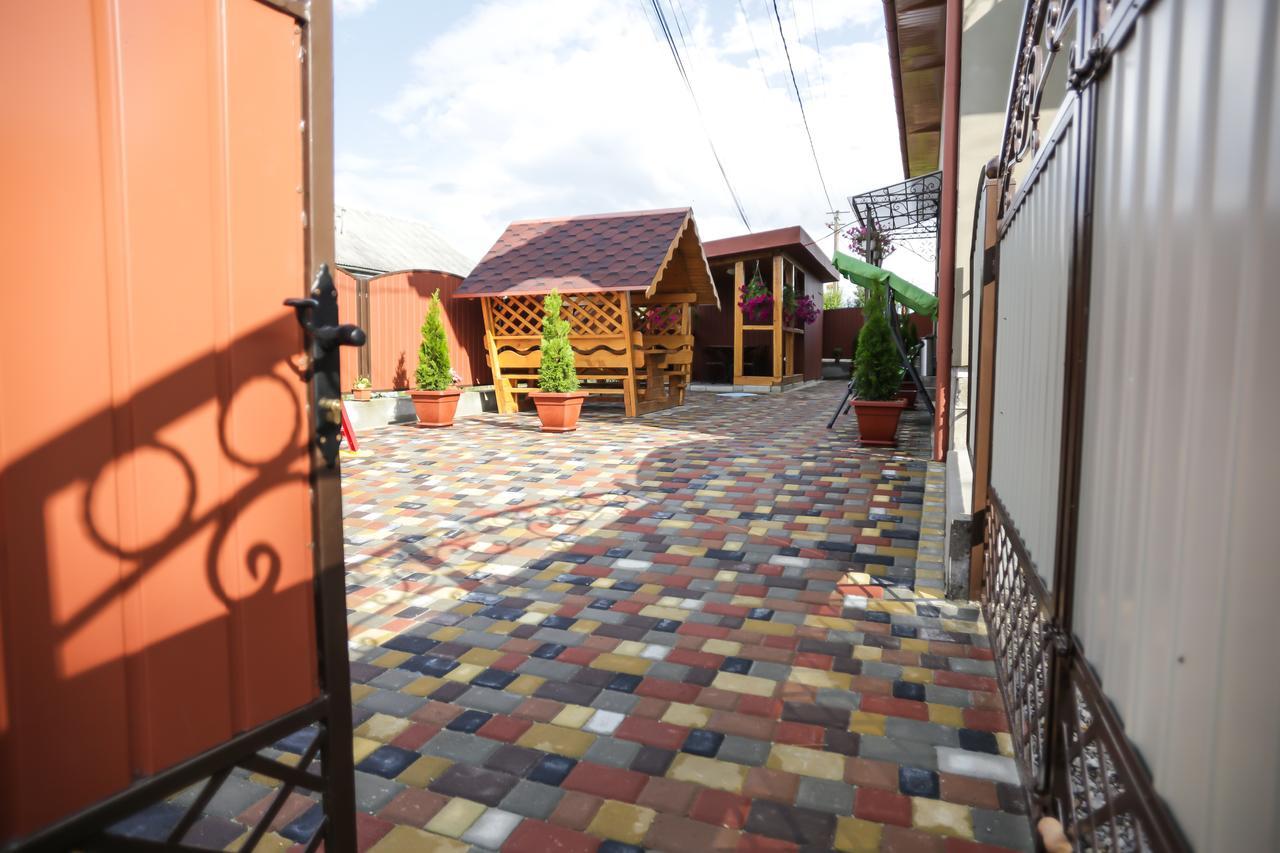 U Maksa Hotel Solociîn Exterior foto