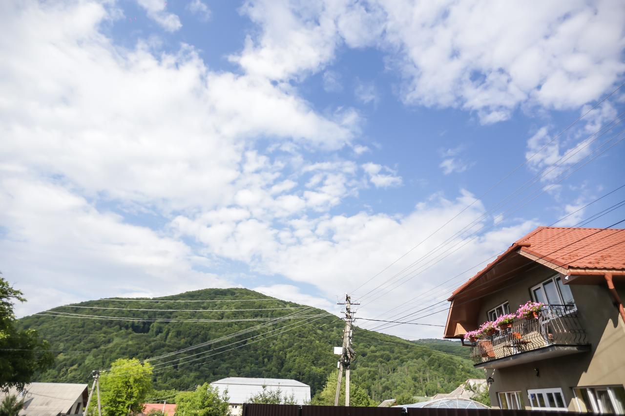 U Maksa Hotel Solociîn Exterior foto