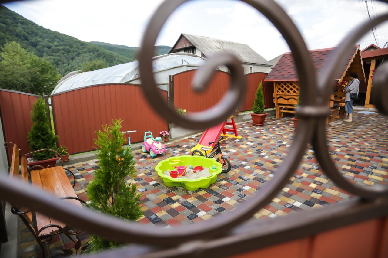 U Maksa Hotel Solociîn Exterior foto