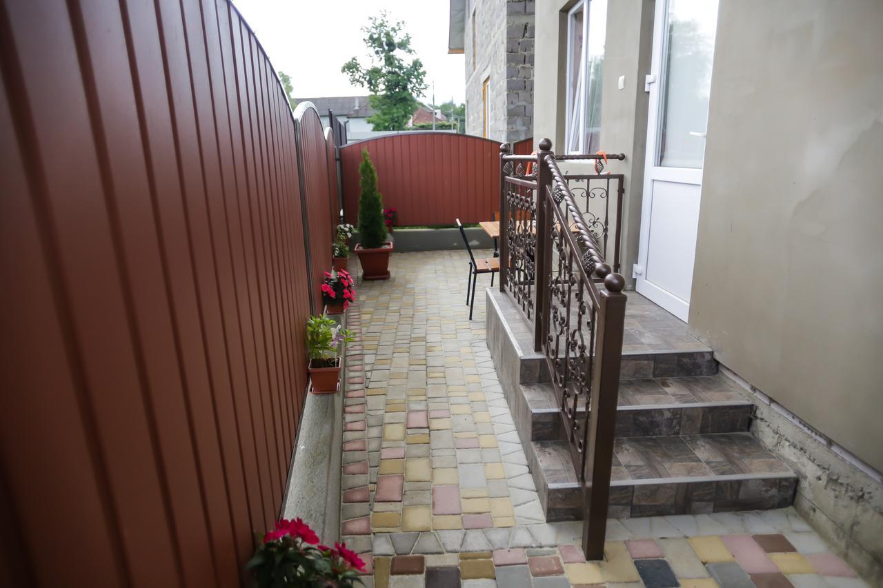 U Maksa Hotel Solociîn Exterior foto